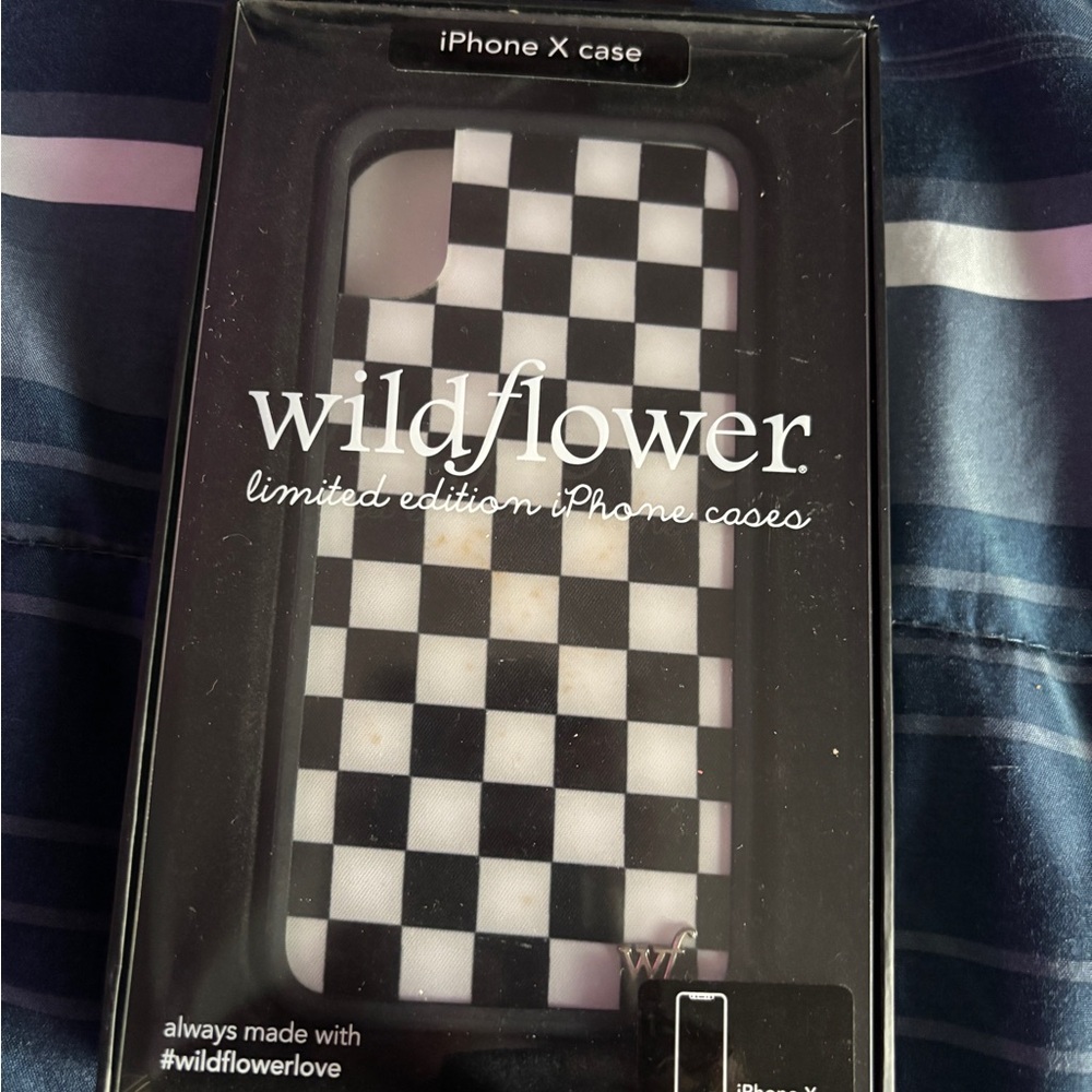 Wildflowers Black and White Checkered Case